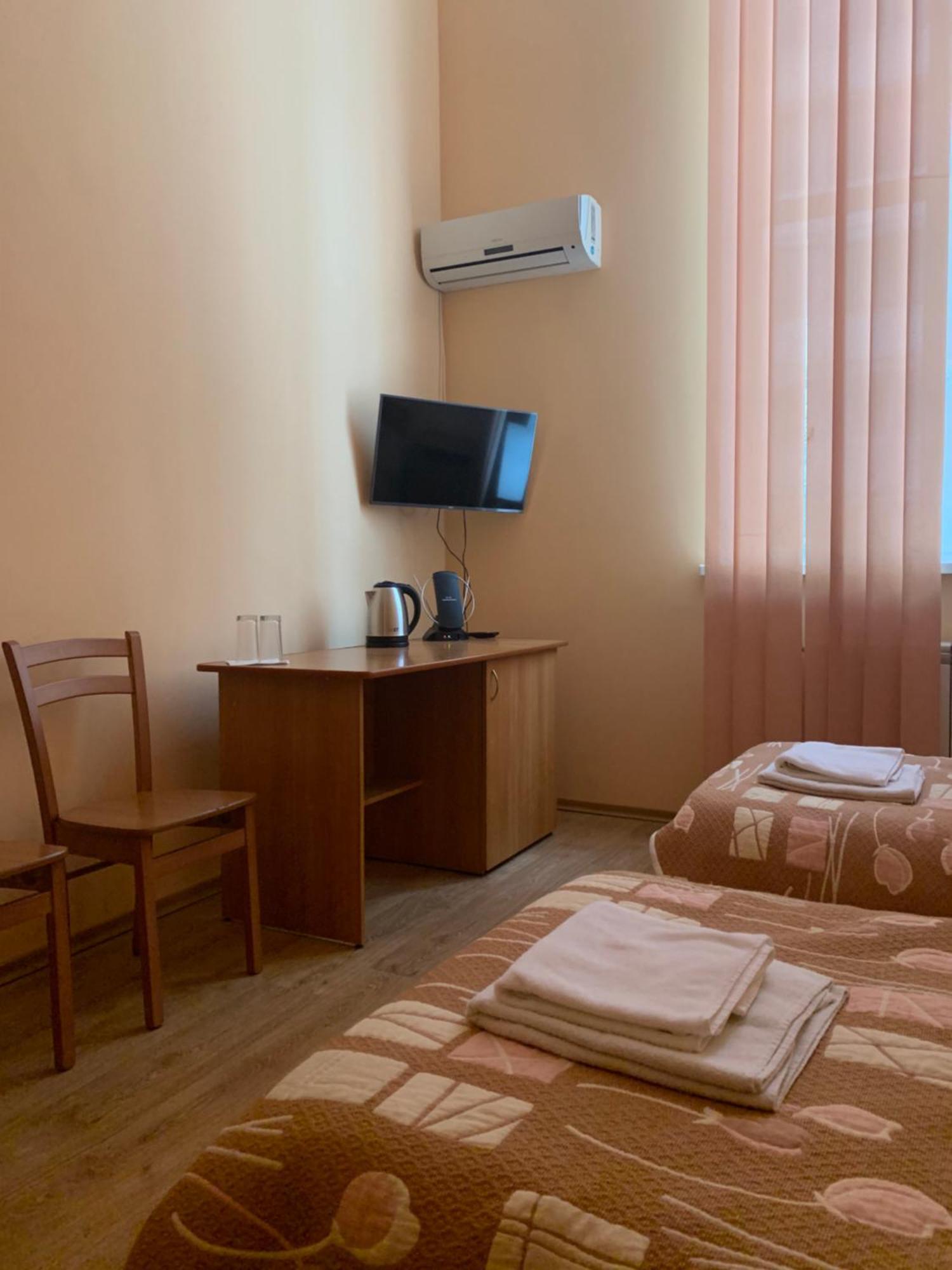 On Zhytomyrska Otel 2*