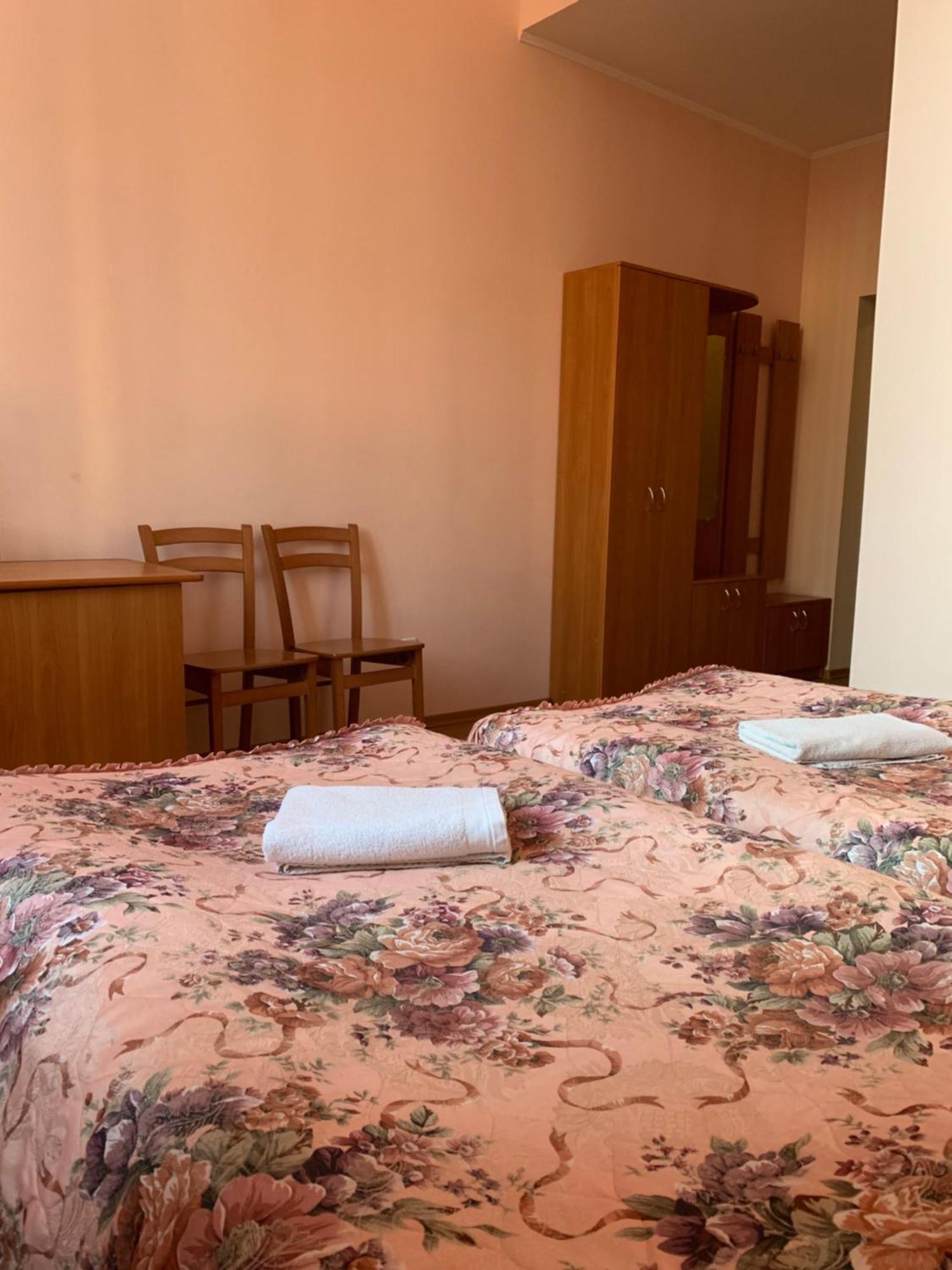 On Zhytomyrska Otel 2*